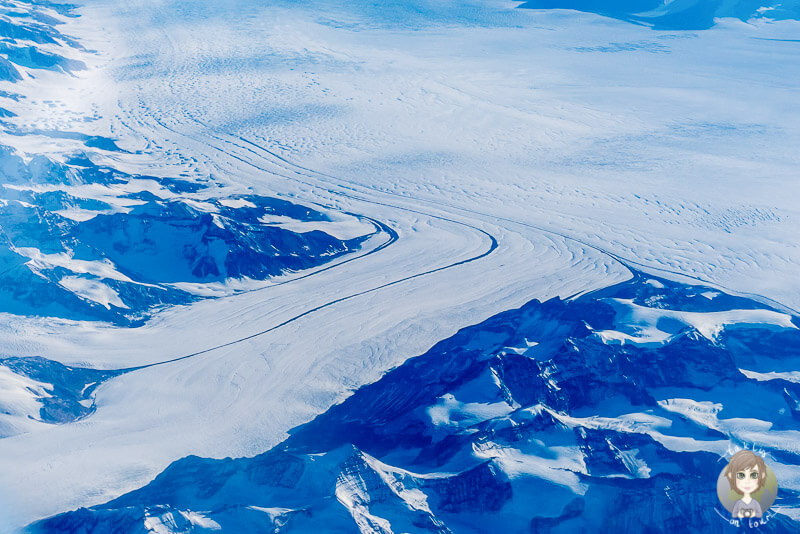 Der Blick auf Grönland auf dem Flug nach Kanada