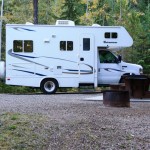 Viel Platz auf dem Stellplatz auf dem McDonnald Creek Campground, British Columbia, Kanada