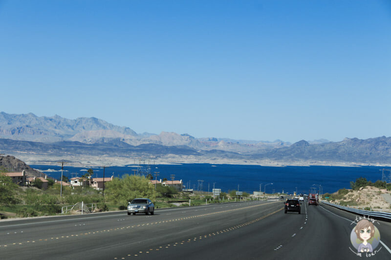 Straße in Amerika zum Hoover Dam