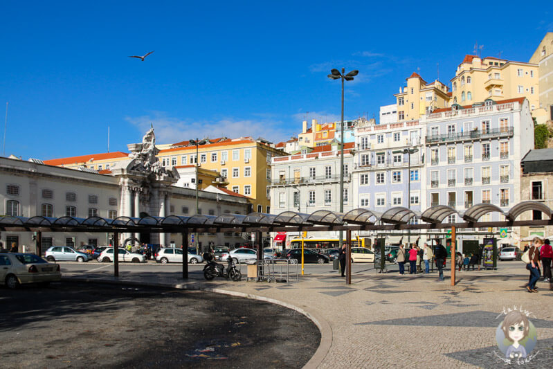 Bahnhofsvorplatz Santa Apolónia in Lissabon