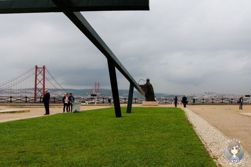 Direkt unterhalb der Christusstatue Cristo Rei in Almada
