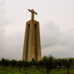 Der Cristo de Rei thront hoch über dem Tejo in Almada