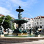 Ein schöner Springbrunnen auf dem Plaça Rossio, Lissabon