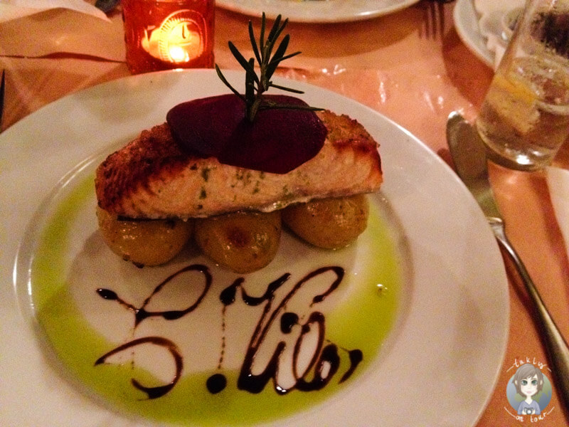 Leckeres Fischgericht im Restaurant Cantinho da Vila