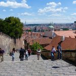 Stufen auf den Burgberg in Prag