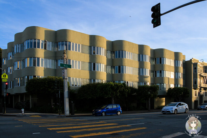 Ein Gebäude in San Francisco in der Abendsonne