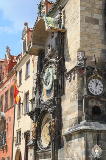 Blick auf die astronomische Uhr in Prag