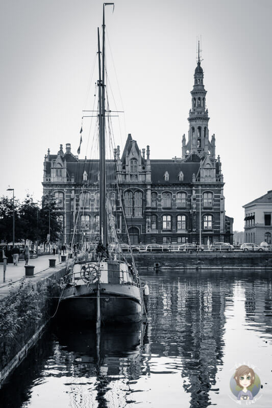 Am Bonapartedock in Antwerpen