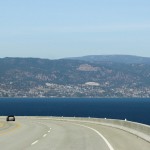 Kilometerlange Fahrt entlang des Okanagan Lakes, BC