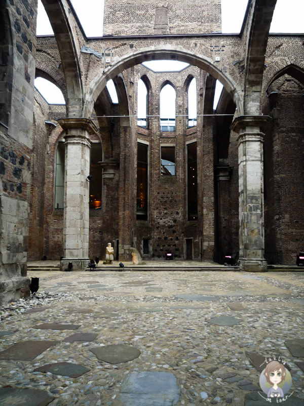 Ein Blick in die Kirchenruine Alt St. Alban, Köln