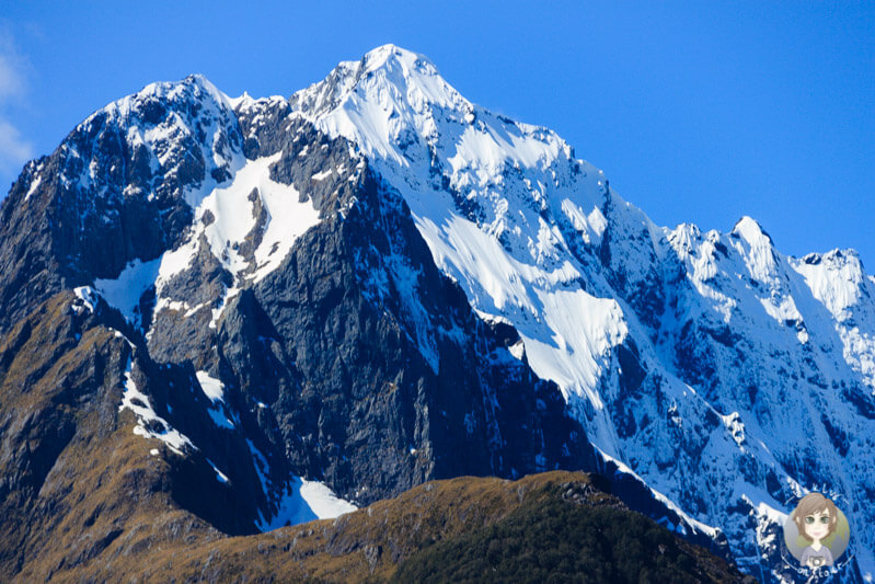 schneebedeckter Berggipfel in Southland, Neuseeland