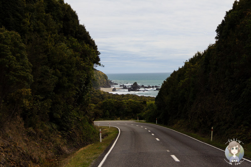 Fahrt an der Küste entlang auf dem hasst Highway