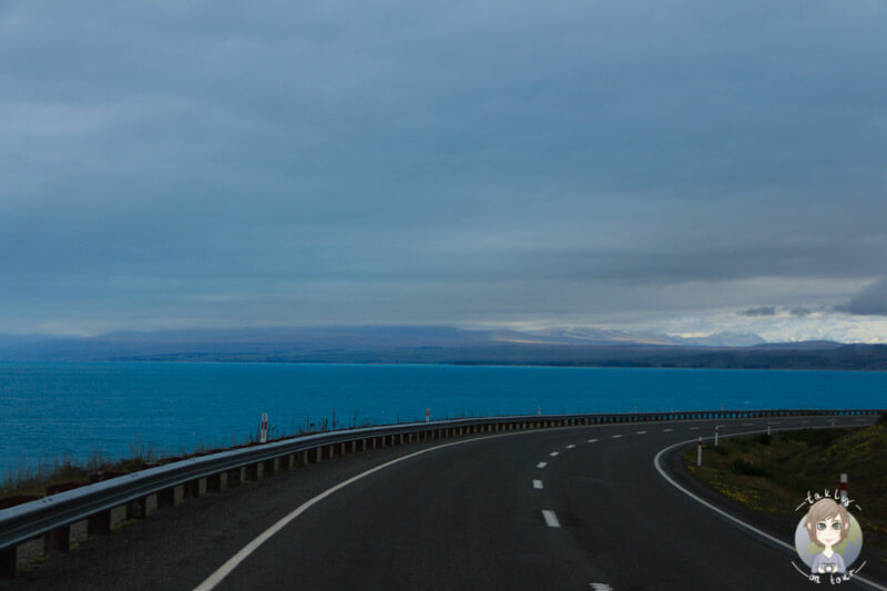Auch bei Regen ist der Lake Pukaki ein Augenschmaus