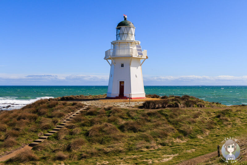 Der sehenswerte Waipapa Point Leuchtturm in der Region Catlins zaehlt zu unseren Top Neuseeland Sehenswuerdigkeiten und Highlights