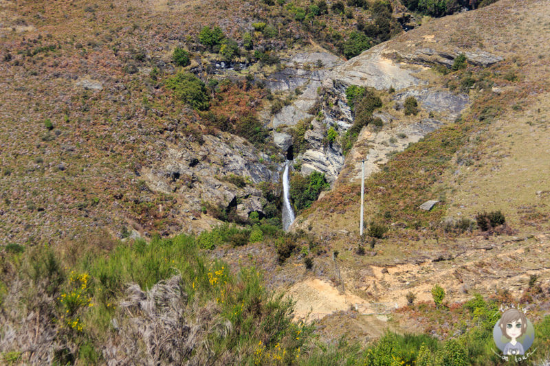 Ein Wasserfall am Lake Wakatipu