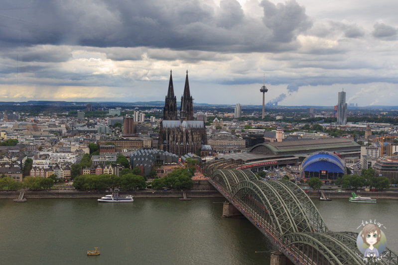 Ein Blick vom LVR Turm in Köln auf die Stadt