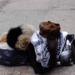 Straßenhändler mit Pelzen in St. Petersburg