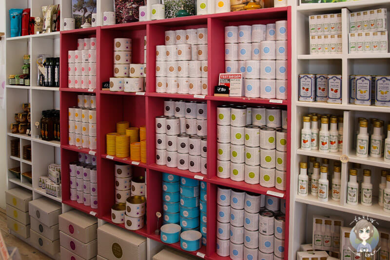 Das Innere der Feinkostboutique FLOR DE SAL D’ES TRENC auf Mallorca
