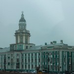grünes Schloss Peterhof in Sankt Petersburg