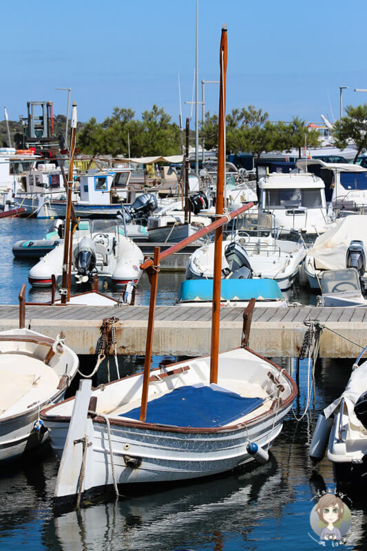 Kleine Segelbotte in Colonia de Sant Jordi, Mallorca