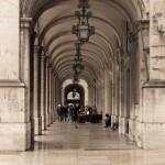 Am Praça do Comércio in Lissabon