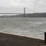 Blick auf den Tejo und die Ponte de 25 Abril, Lissabon