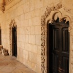 Auf unserem Spaziergang durch das Kloster Jerónimos in Belém