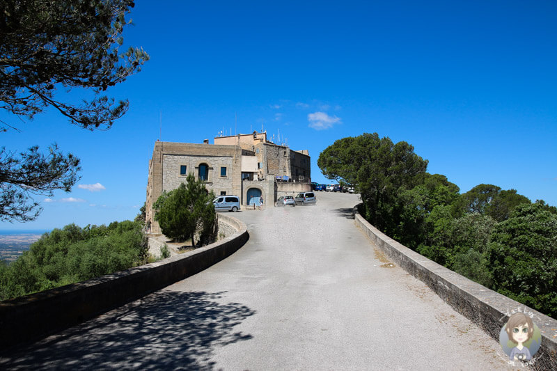 Der kleine Anstieg vom Parkplatz bis zum Santauri de Sant Salvado