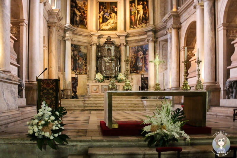 Der Altar in der Igreja Santa Maria, Belém, Lissabon