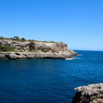 Der Eingang zur Bucht in das Fischeerdorf Cala Figuera
