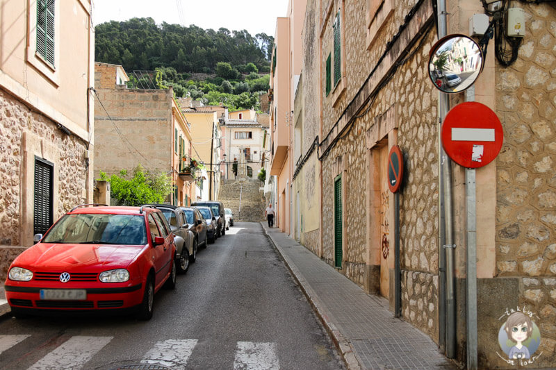 Eine Gasse in Bunyola auf Mallorca