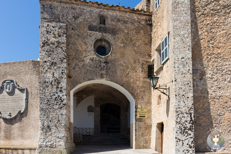 Haupteingang des Klosters Sant Salvador