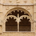 Ein Fenster im Hieronymitenkloster in Lissabon