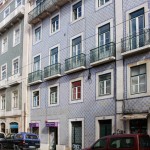 Wunderschöne Häuser mit gekachelten Fassaden in Lissabon