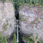 Blick auf die Saphta Falls im Wells Gray Provincial Park, Kanada