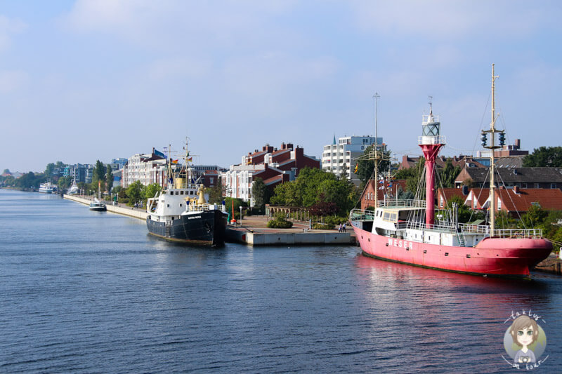 Schiffe im Ems-Jade-Kanal, Wilhelmshaven