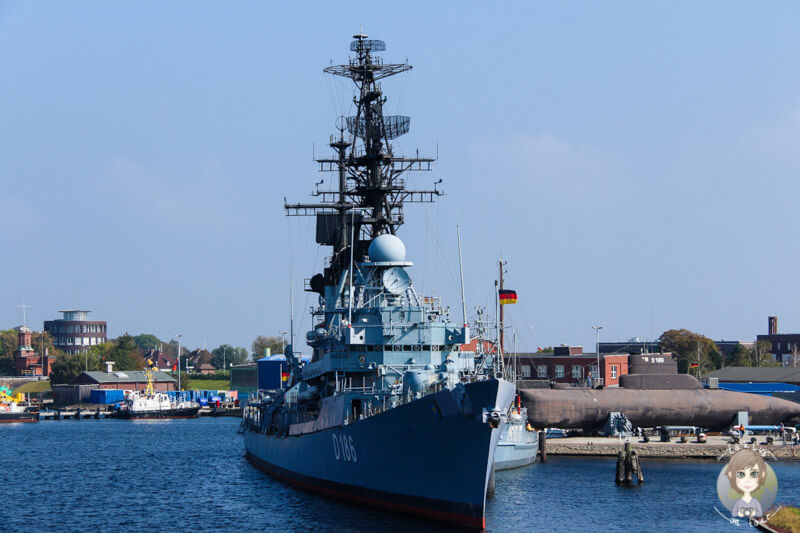 Ein Marineschiff vom Marinemuseum