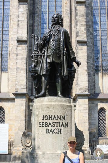 Das Denkmal vor der Thomaskirche