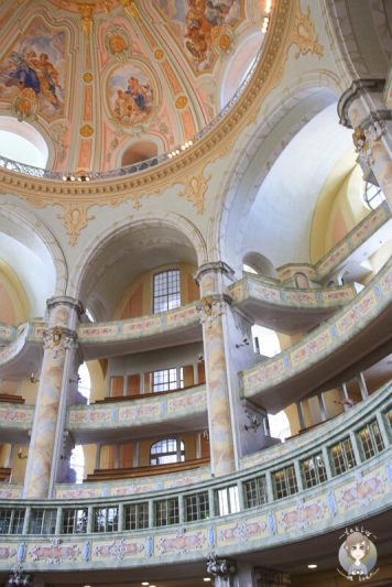 Bunte Galerie in der Frauenkirche Dresden