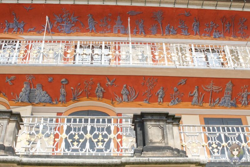 Sehenswerte Malerei am Wasserpalais unter der Decke an der Aussenwand