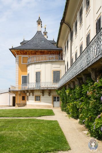Rueckseite des Wasserpallais Pillnitz in Dresden