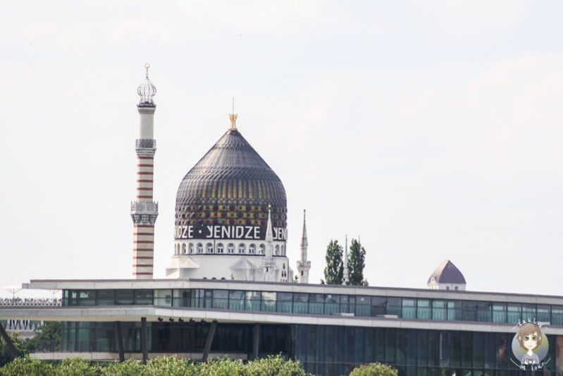 Blick auf die Kuppel des ehemaligen Fabrikgebaeudes der Zigarettenfabrik Yenidze