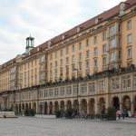 Die Fassade der Gebäude am Altmarkt in Dresden
