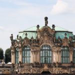Der obere Teil des Gebaeude vom Zwinger
