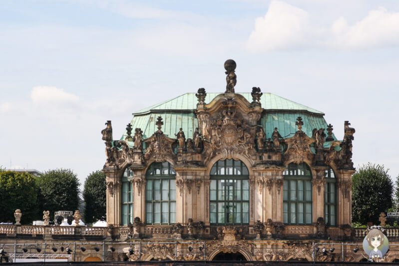 Der obere Teil des Gebaeude vom Zwinger