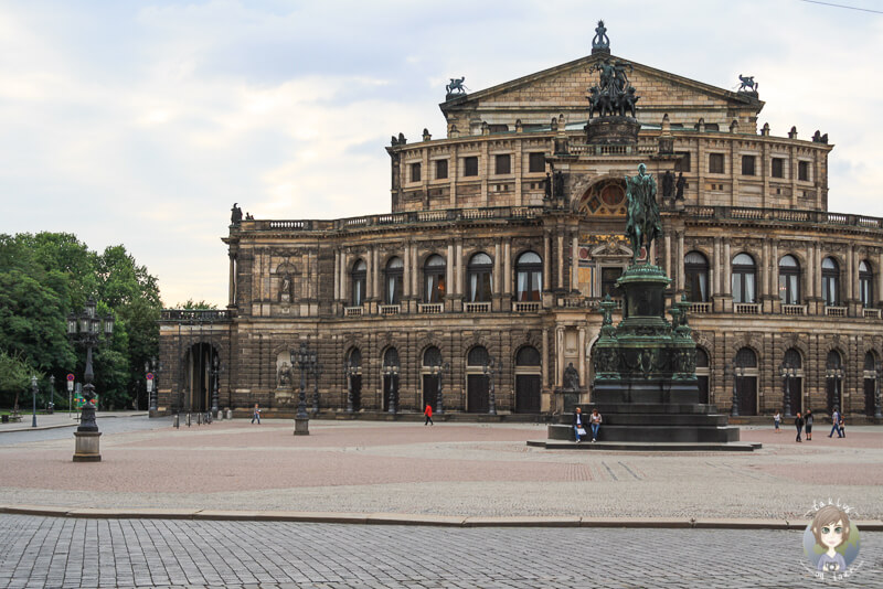 Ein Blick auf die Semperoper in Dresden