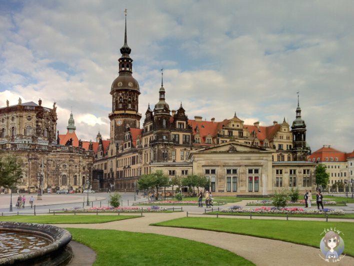 Theaterplatz in Dresden am Abend