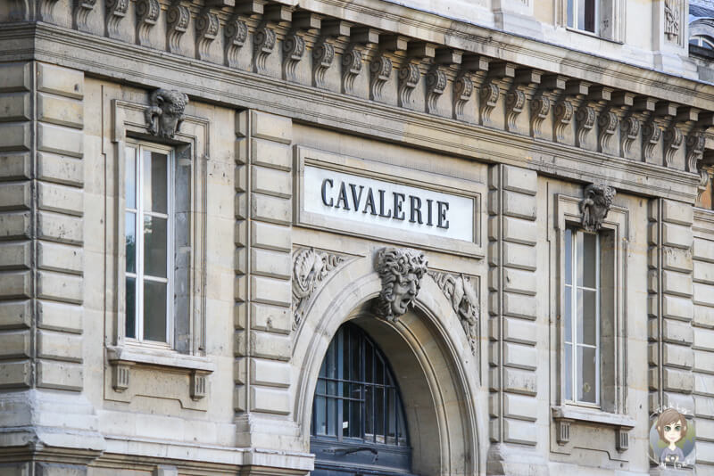 Blick auf das Gebaeude der Cavalerie in Paris