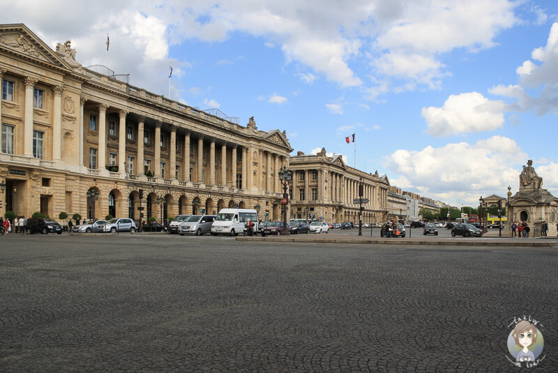 Der riesige Kreisverkehr des Place de la Concorde in Paris