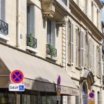 Seitenstrasse an der Kathedrale Notre Dame in Paris